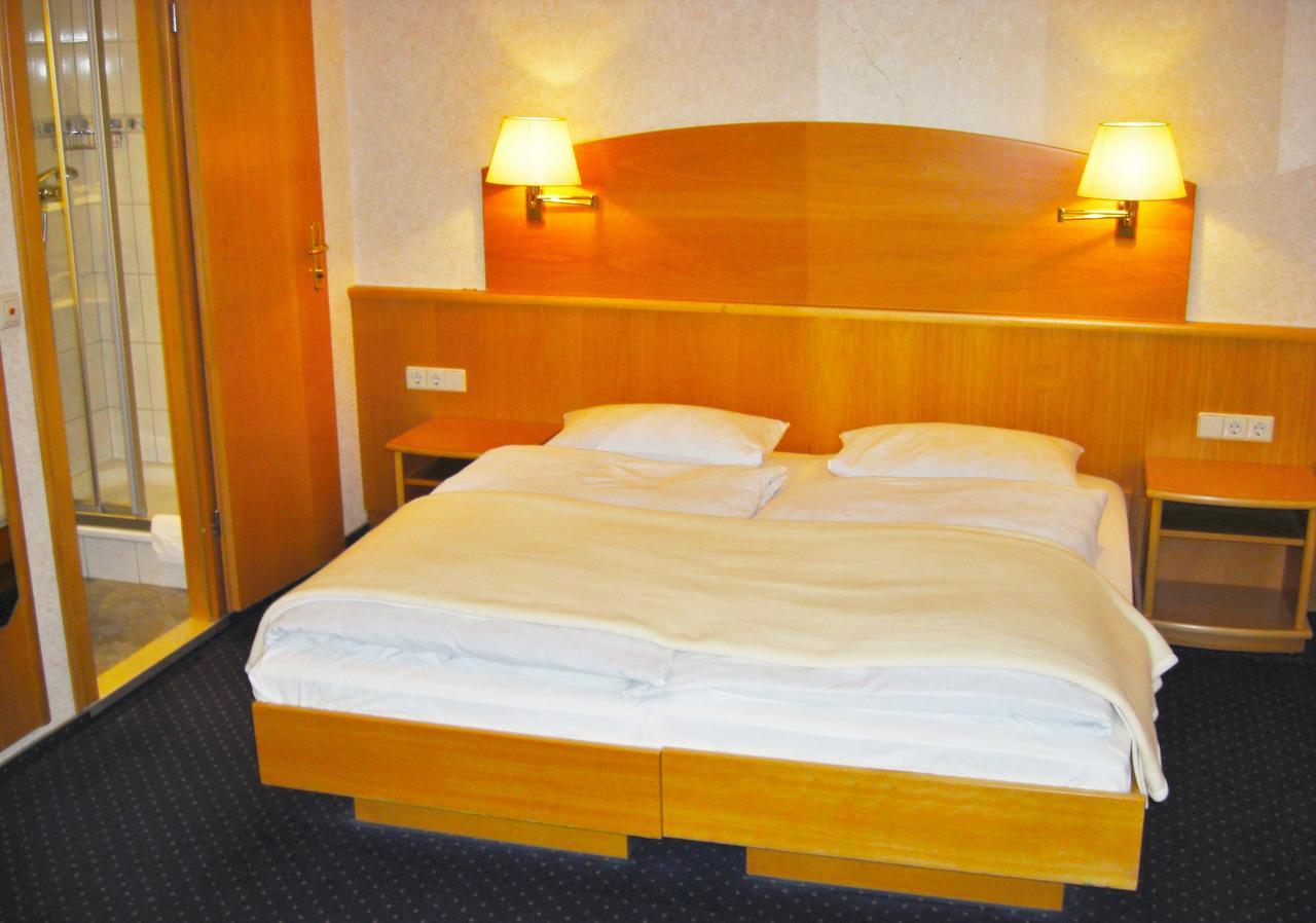 Hotel Gasthof Kreuz Bad Buchau Exterior foto